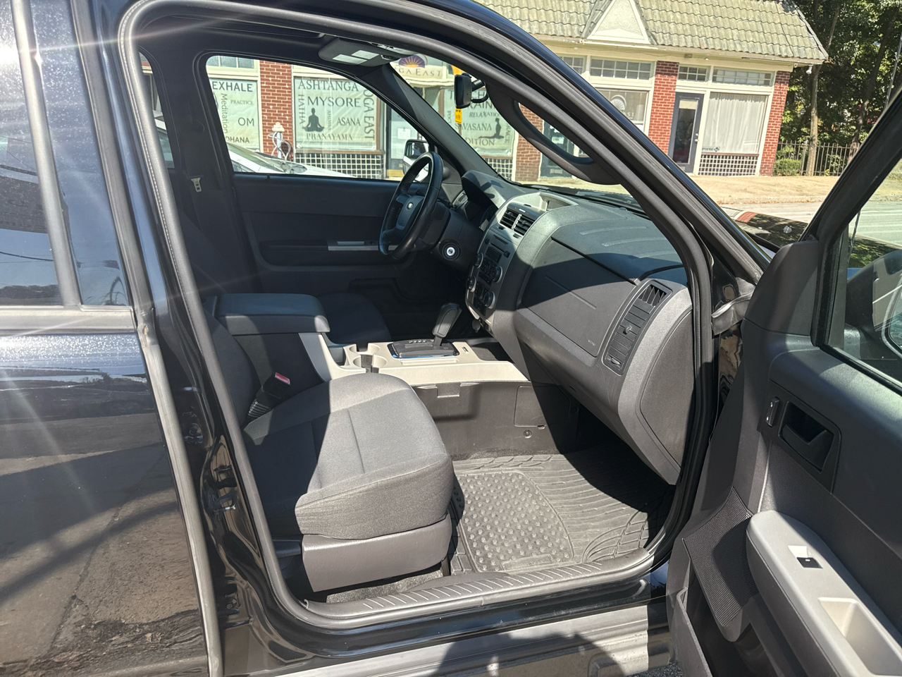 2012 Ford Escape XLT photo 2
