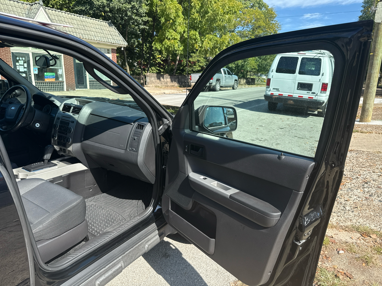 2012 Ford Escape XLT photo 3