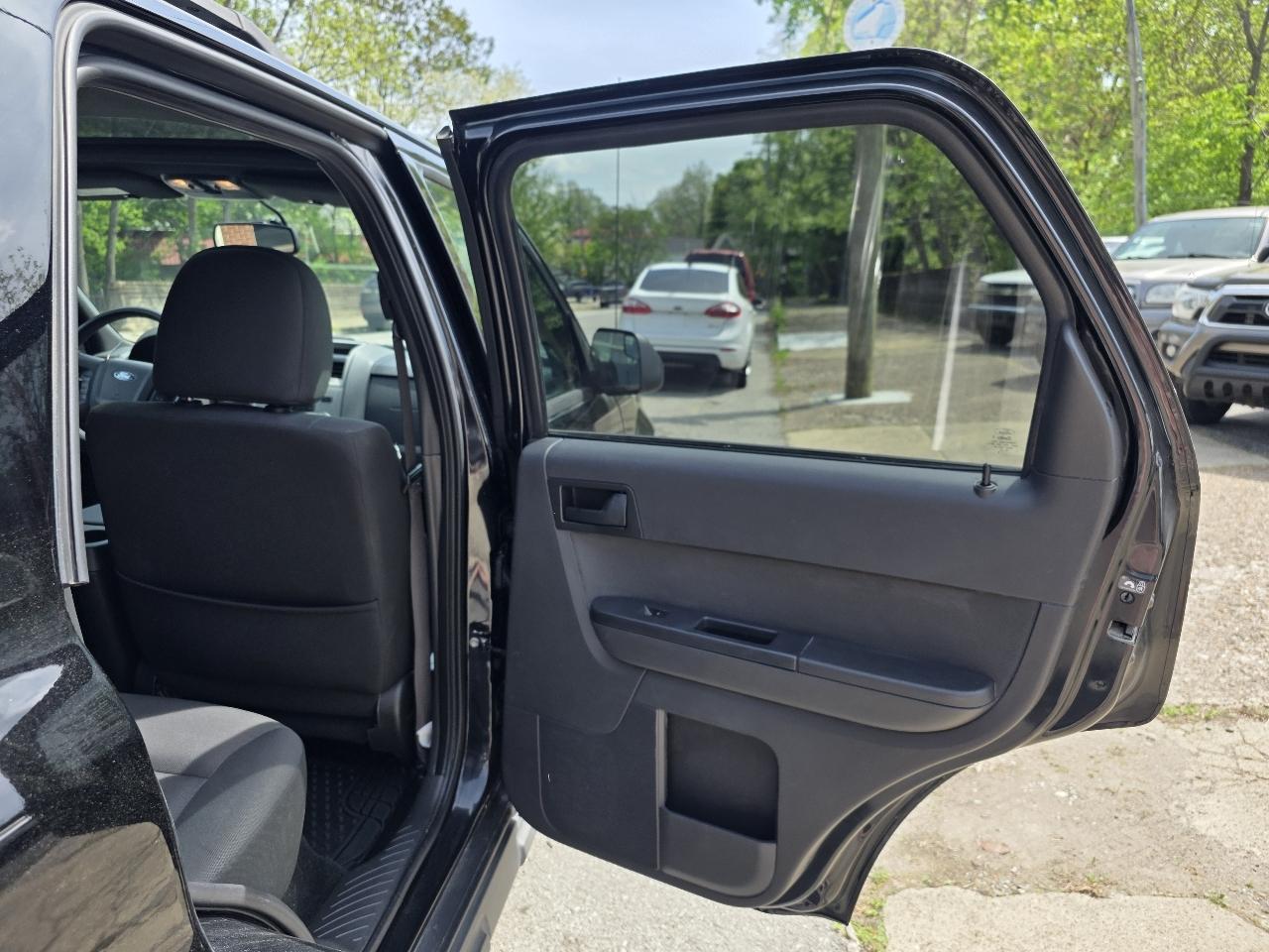 Ford Escape XLT 4WD 2012