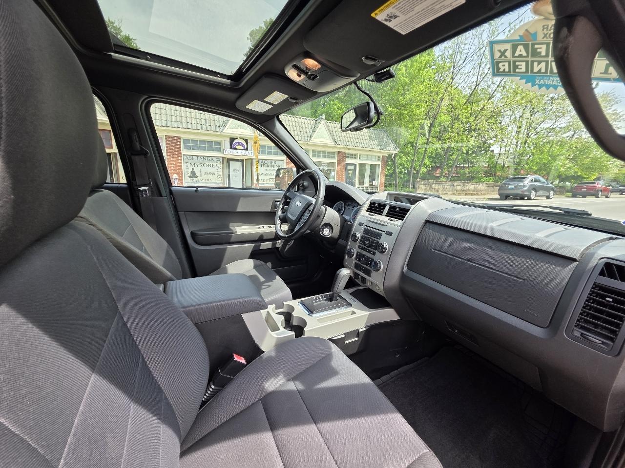 Ford Escape XLT 4WD 2012