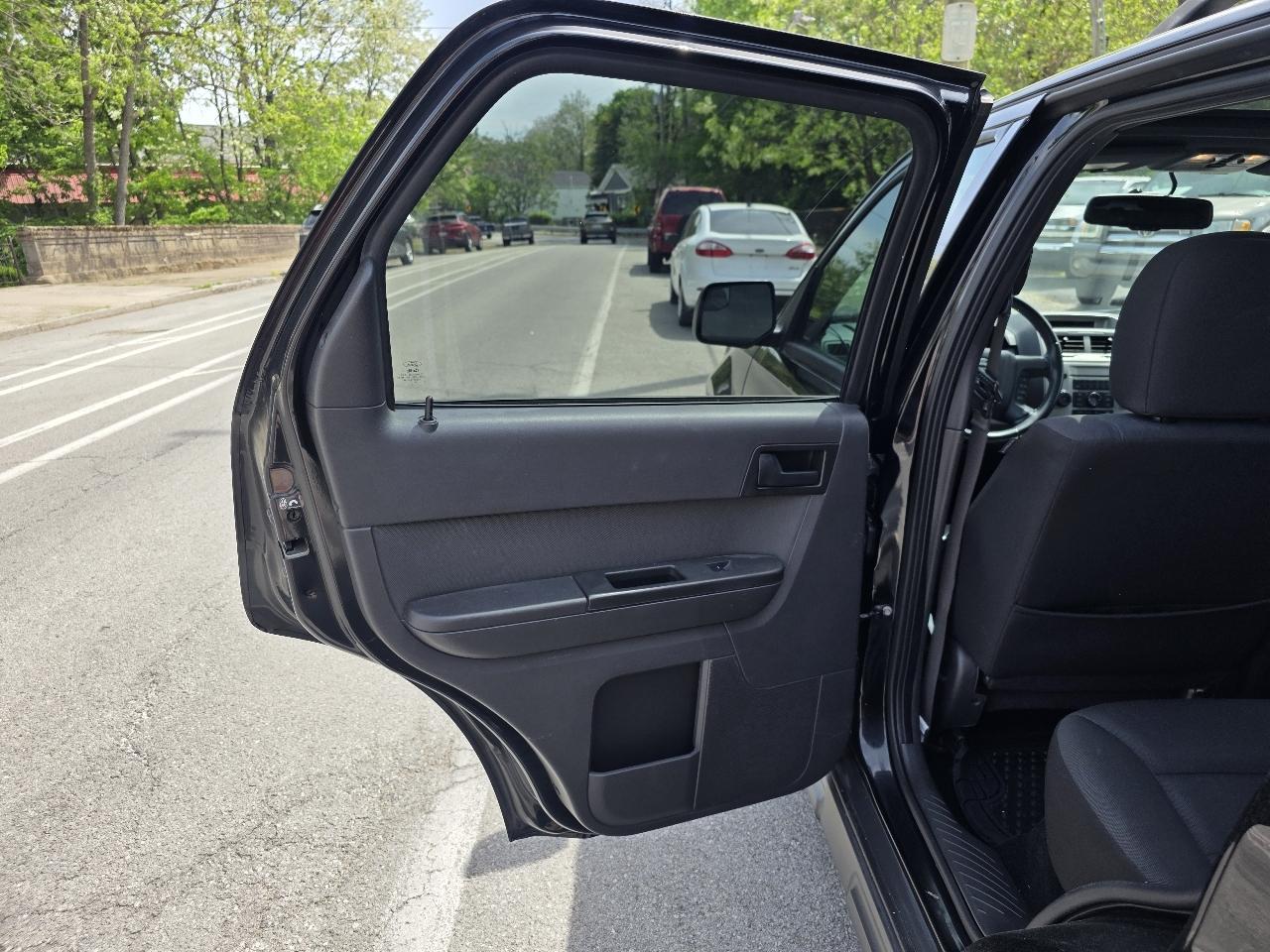 Ford Escape XLT 4WD 2012