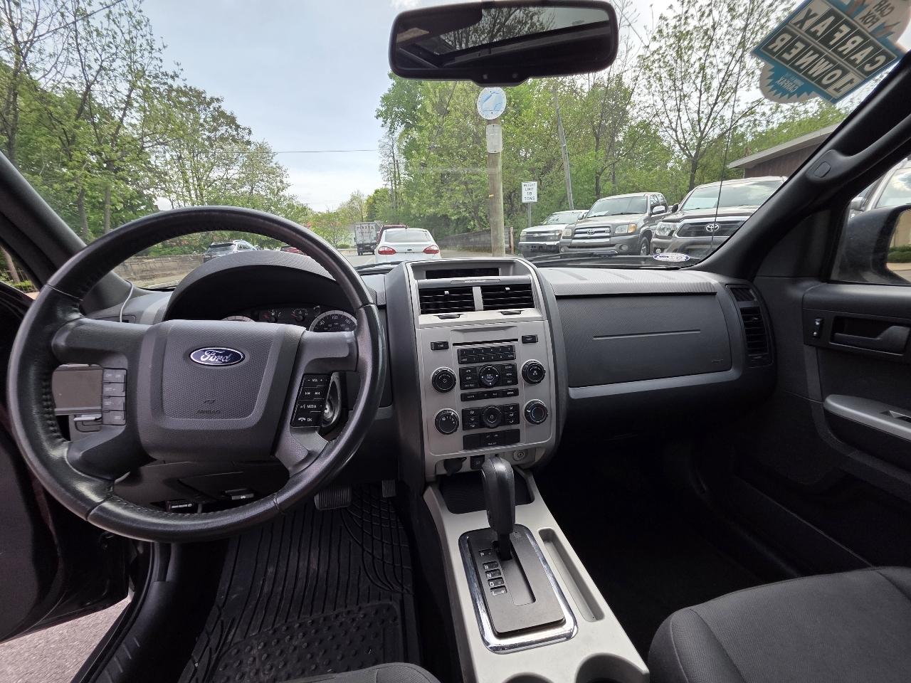 Ford Escape XLT 4WD 2012