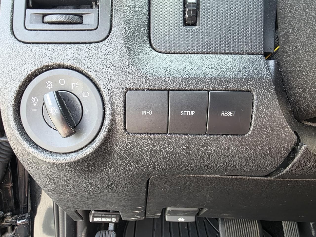 Ford Escape XLT 4WD 2012