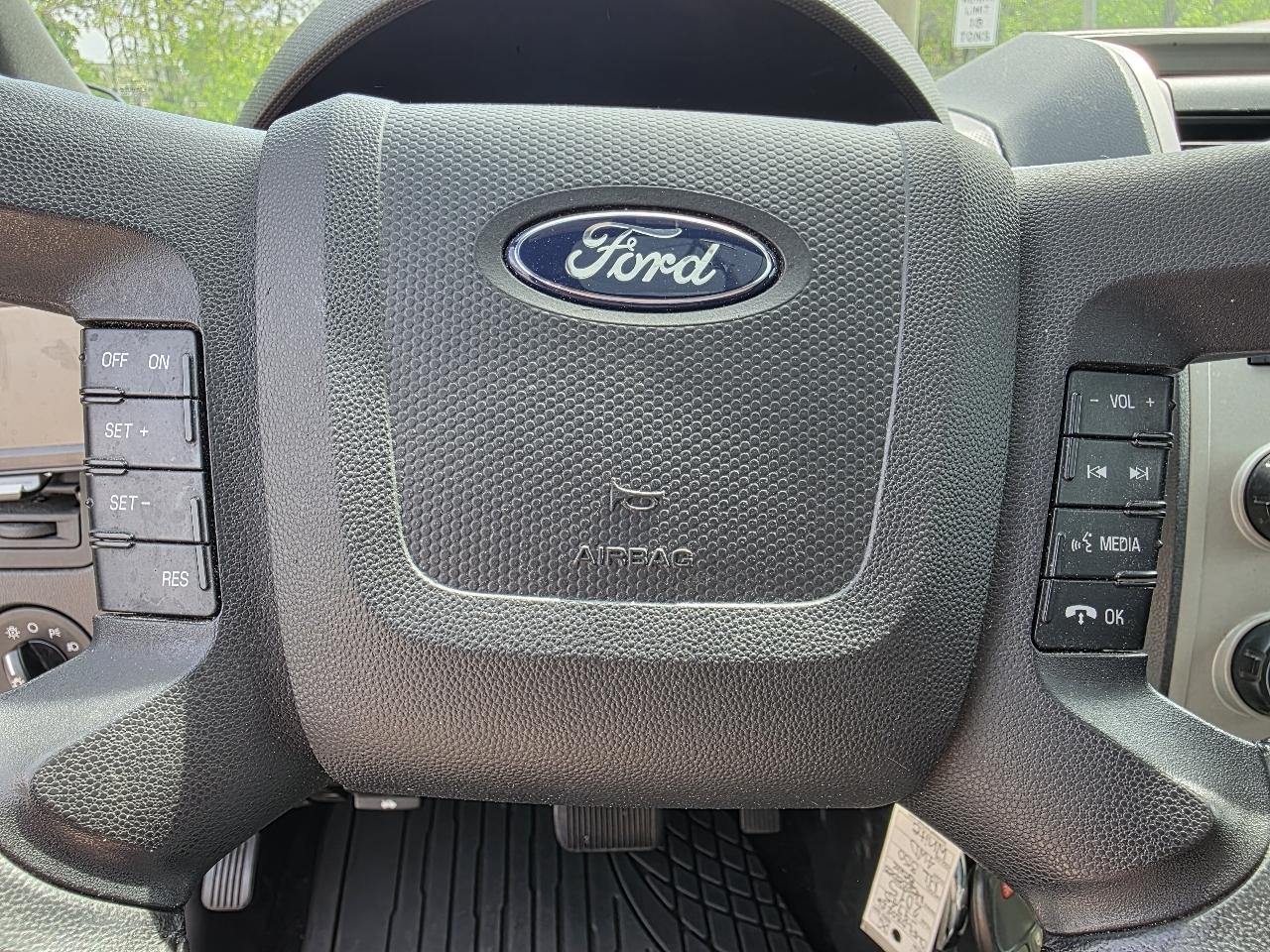 Ford Escape XLT 4WD 2012