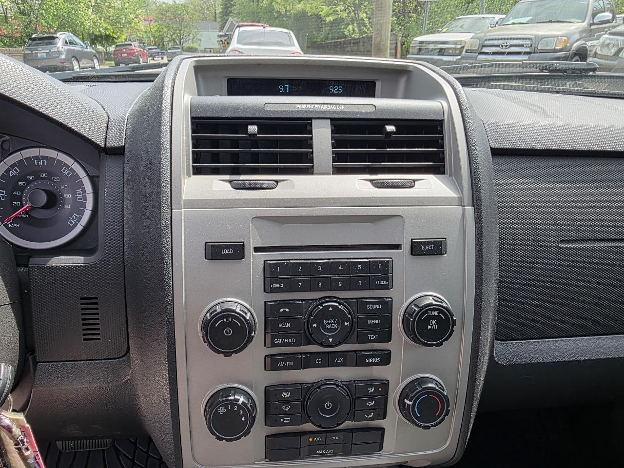 Ford Escape XLT 4WD 2012