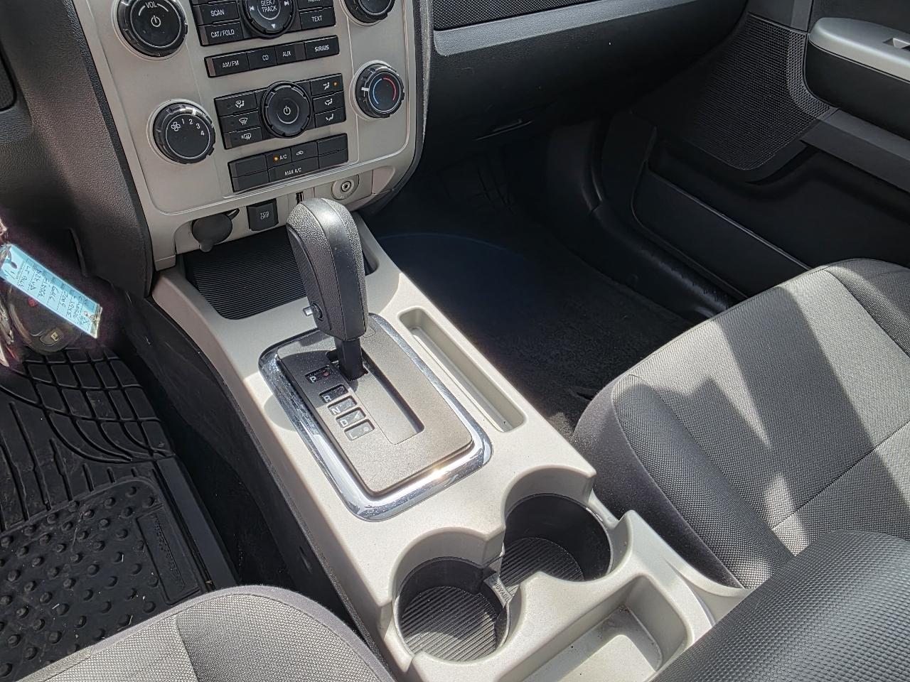 Ford Escape XLT 4WD 2012