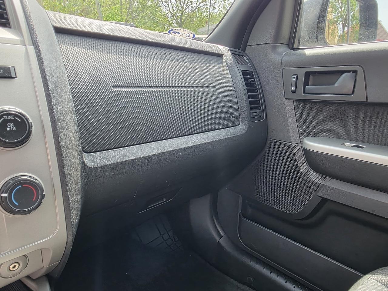 Ford Escape XLT 4WD 2012