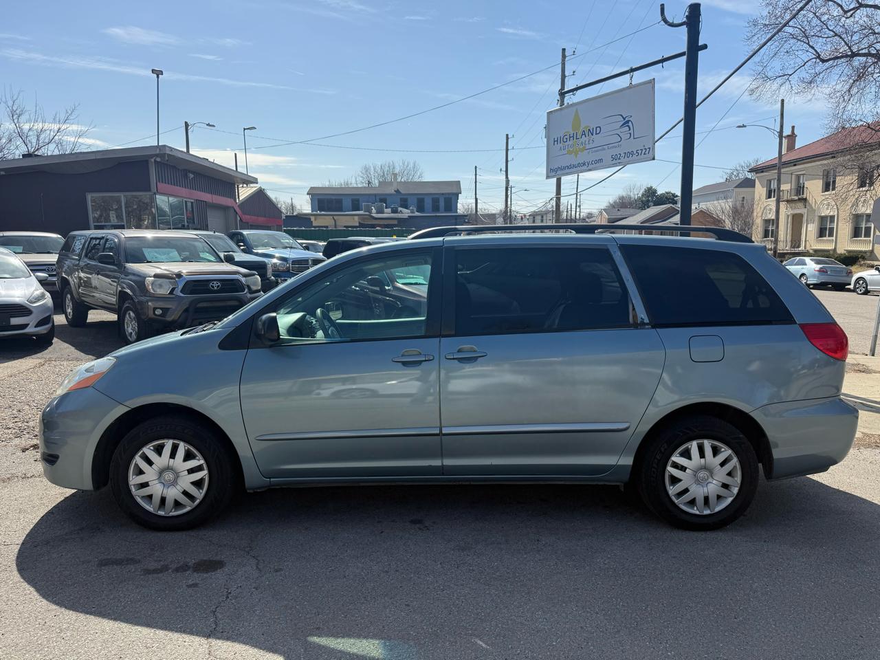 Toyota Sienna LE 7-Passenger 2006