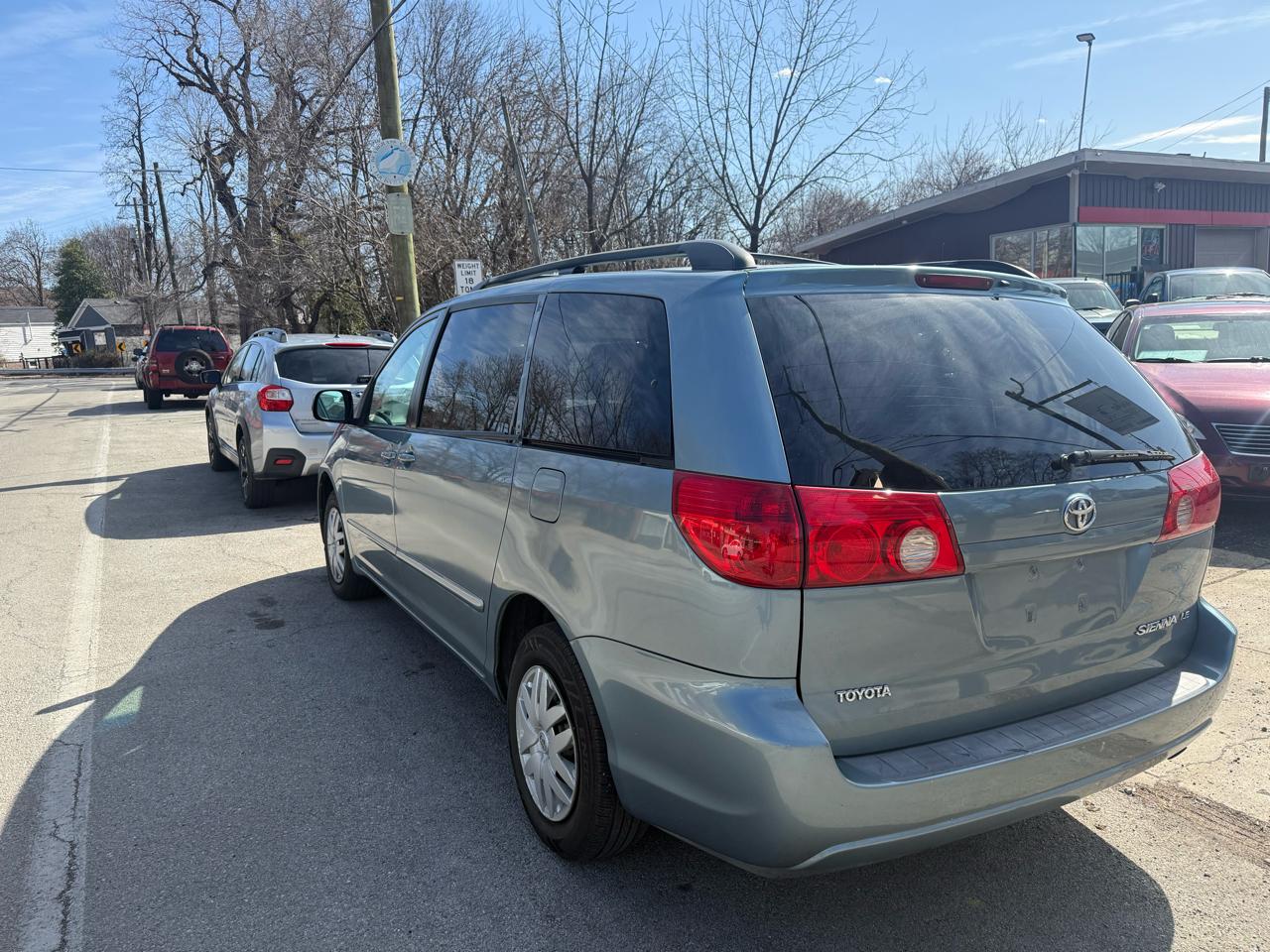 Toyota Sienna LE 7-Passenger 2006
