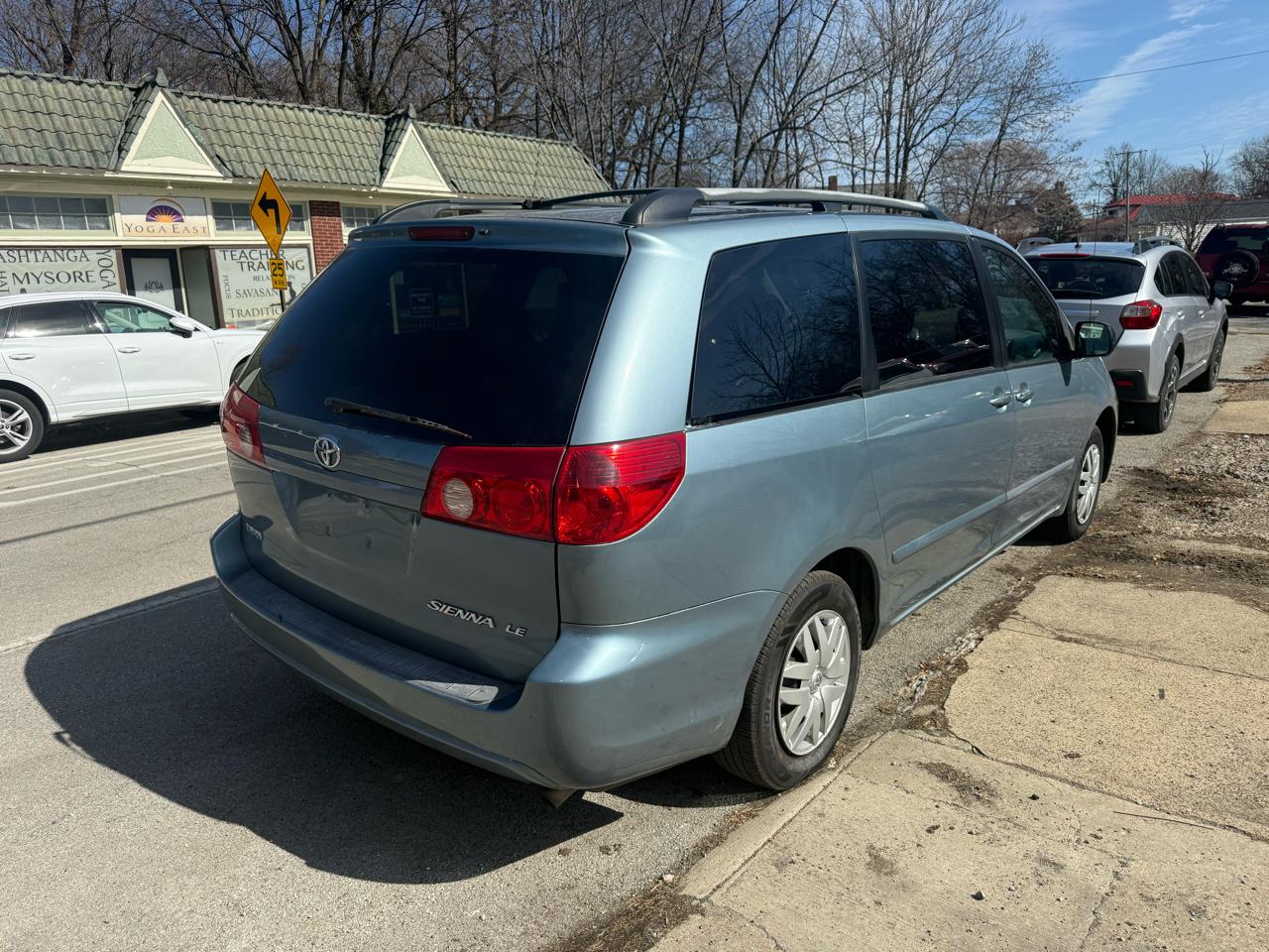 Toyota Sienna LE 7-Passenger 2006