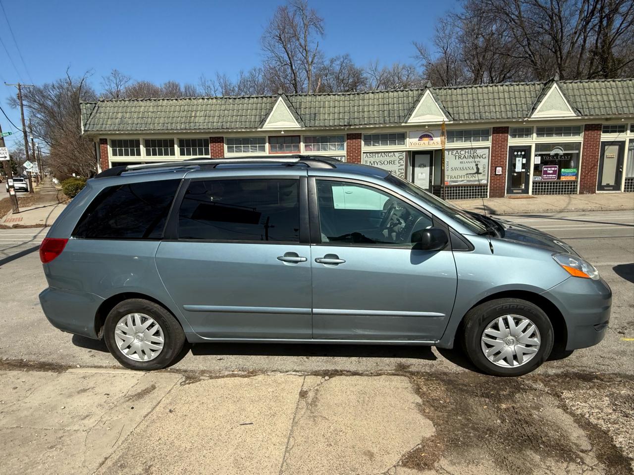 Toyota Sienna LE 7-Passenger 2006