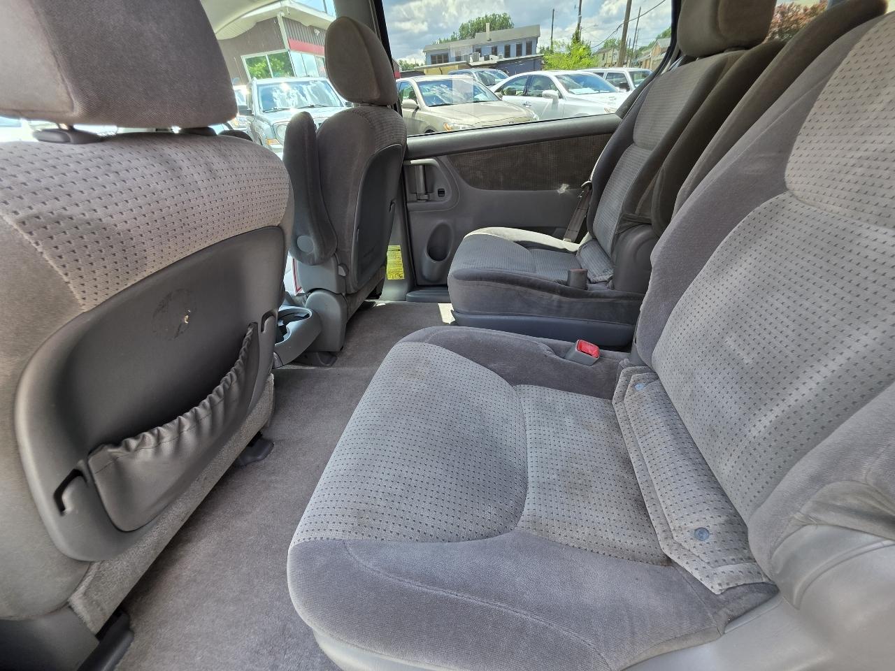 Toyota Sienna LE 7-Passenger 2006