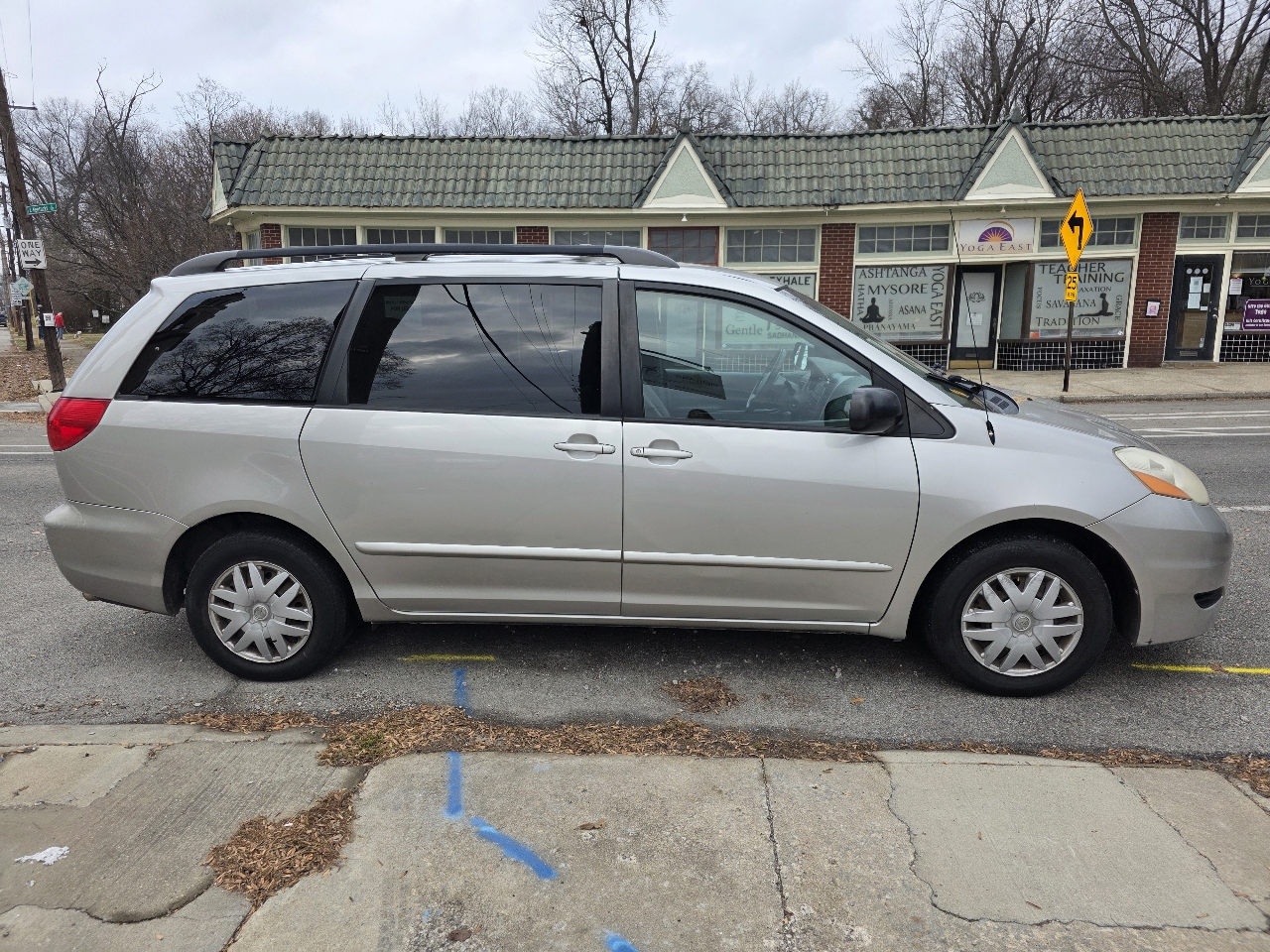 Toyota Sienna LE FWD 8-Passenger Seating 2008