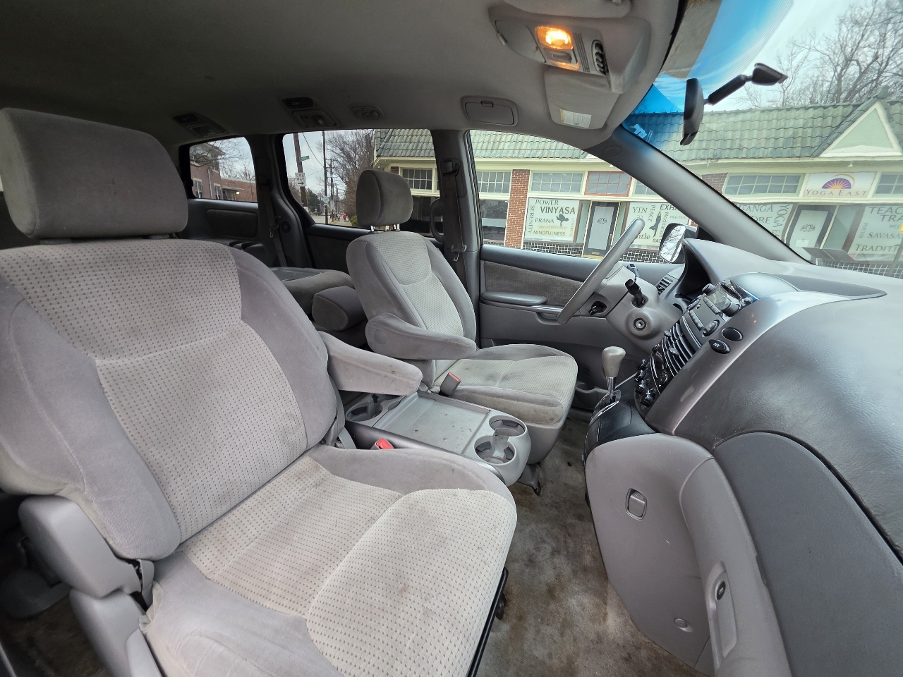 Toyota Sienna LE FWD 8-Passenger Seating 2008