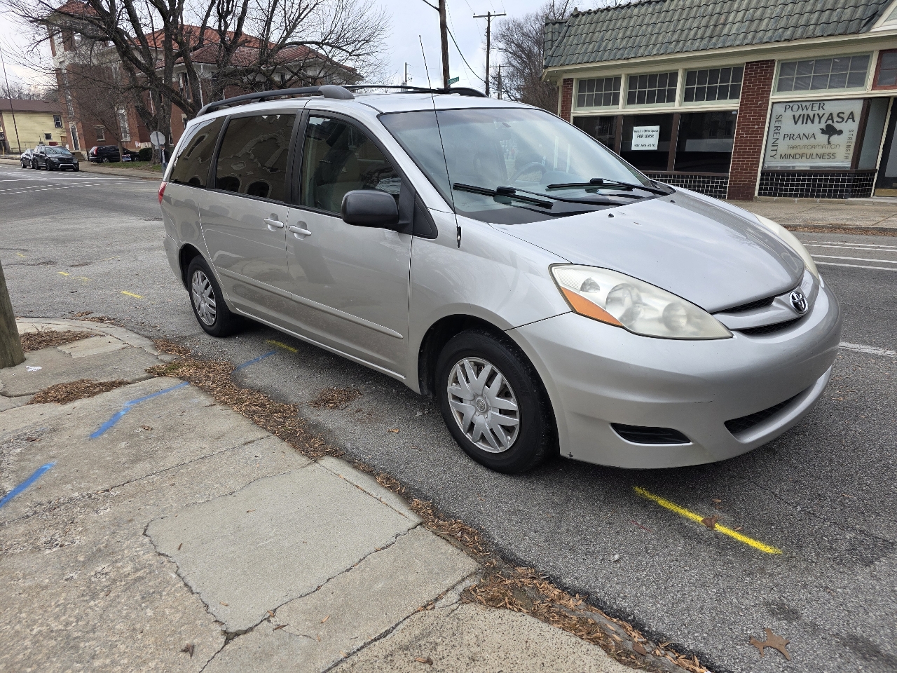 Toyota Sienna LE FWD 8-Passenger Seating 2008