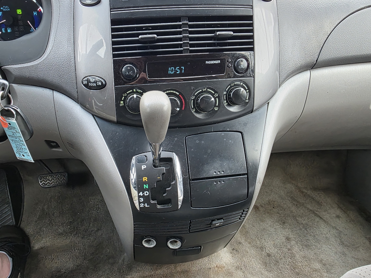 Toyota Sienna LE FWD 8-Passenger Seating 2008