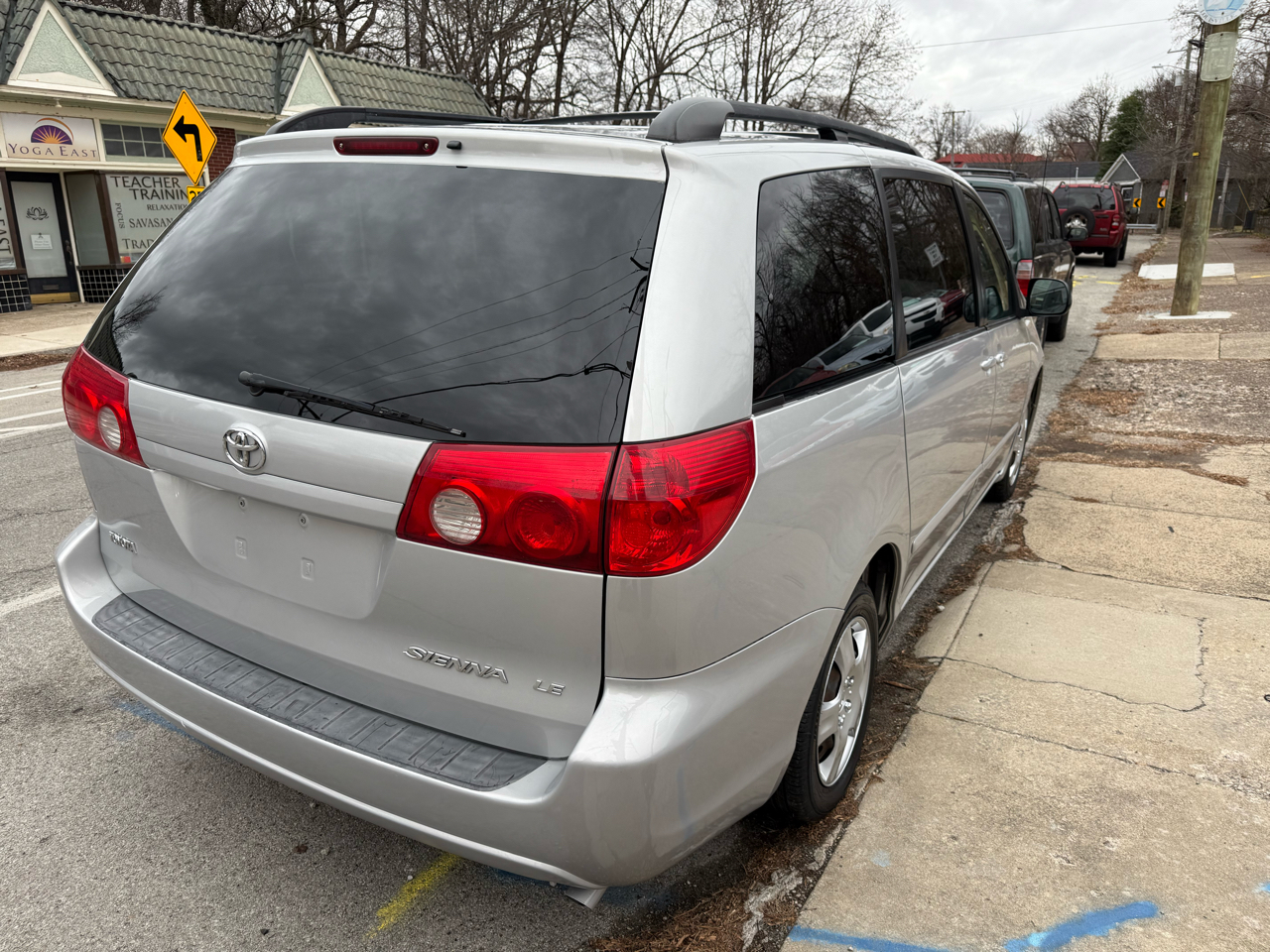 Toyota Sienna LE FWD 8-Passenger Seating 2008