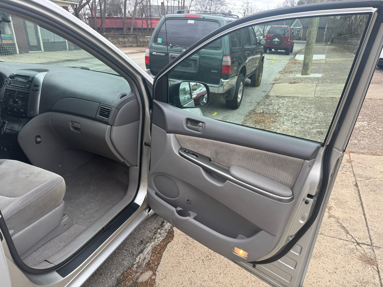 Toyota Sienna LE FWD 8-Passenger Seating 2008