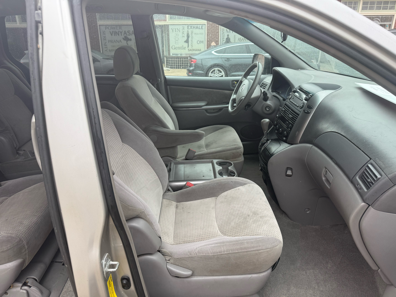 Toyota Sienna LE FWD 8-Passenger Seating 2008