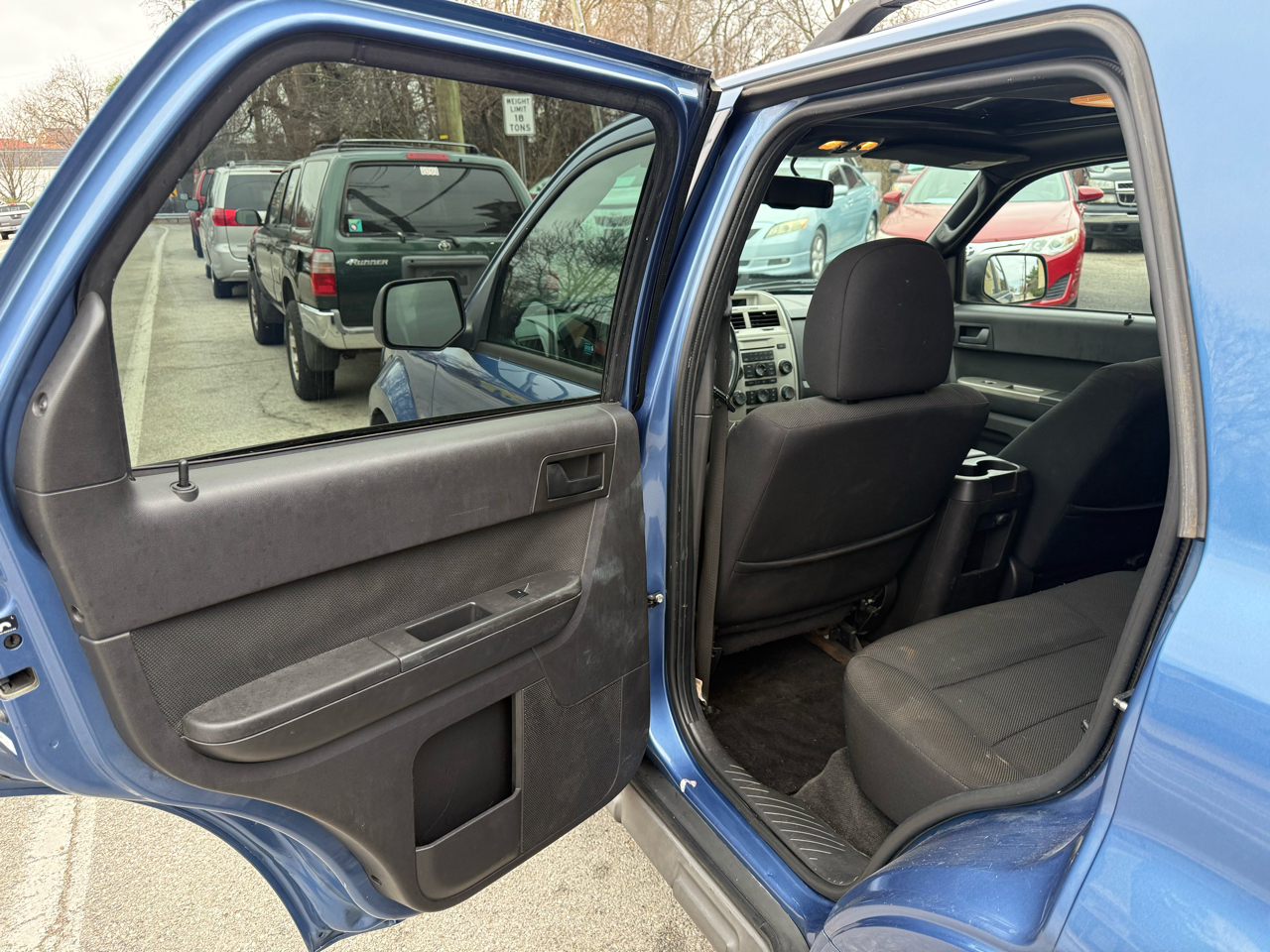 Ford Escape XLT FWD I4 2009