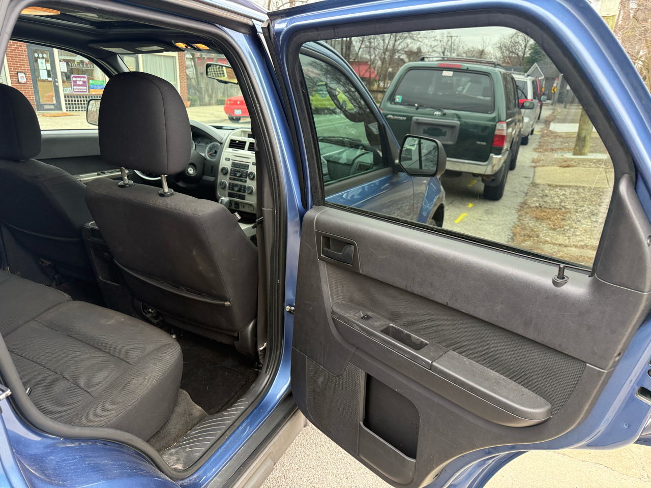 Ford Escape XLT FWD I4 2009