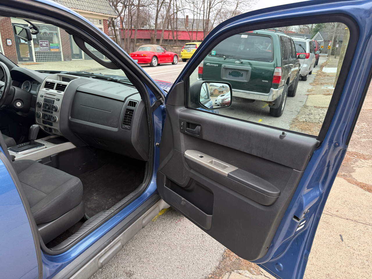 Ford Escape XLT FWD I4 2009