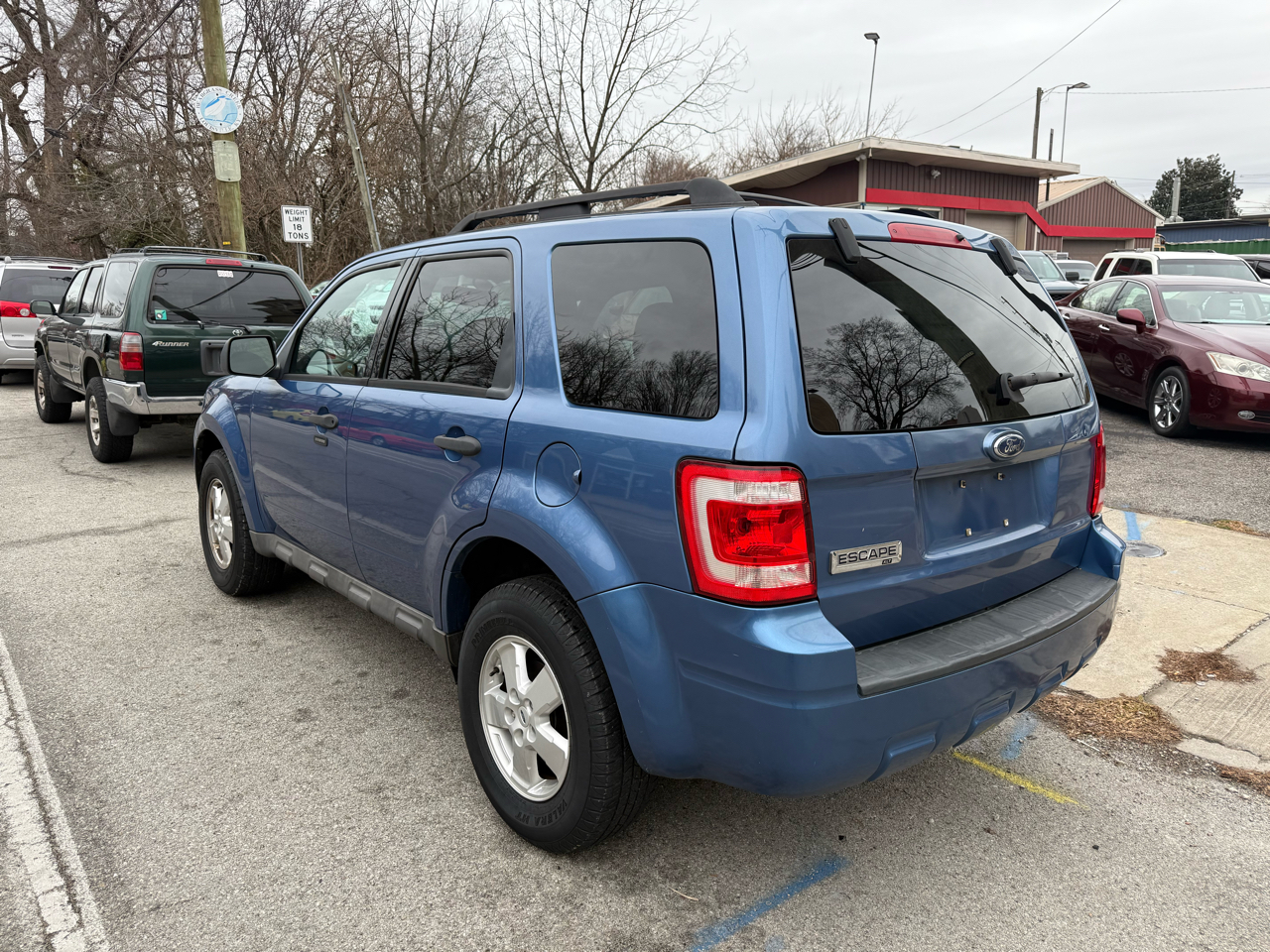 Ford Escape XLT FWD I4 2009
