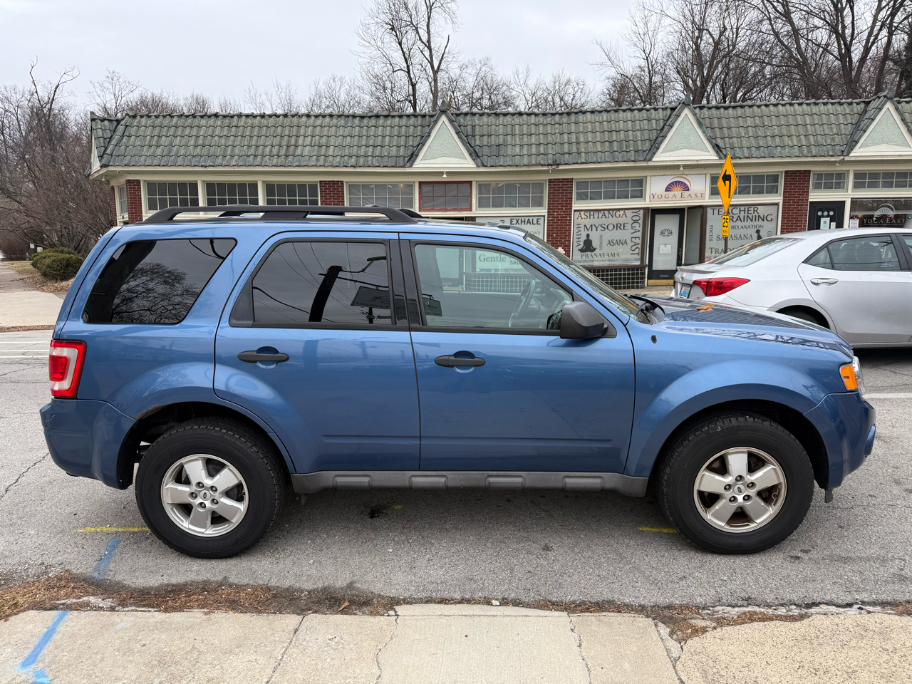 Ford Escape XLT FWD I4 2009