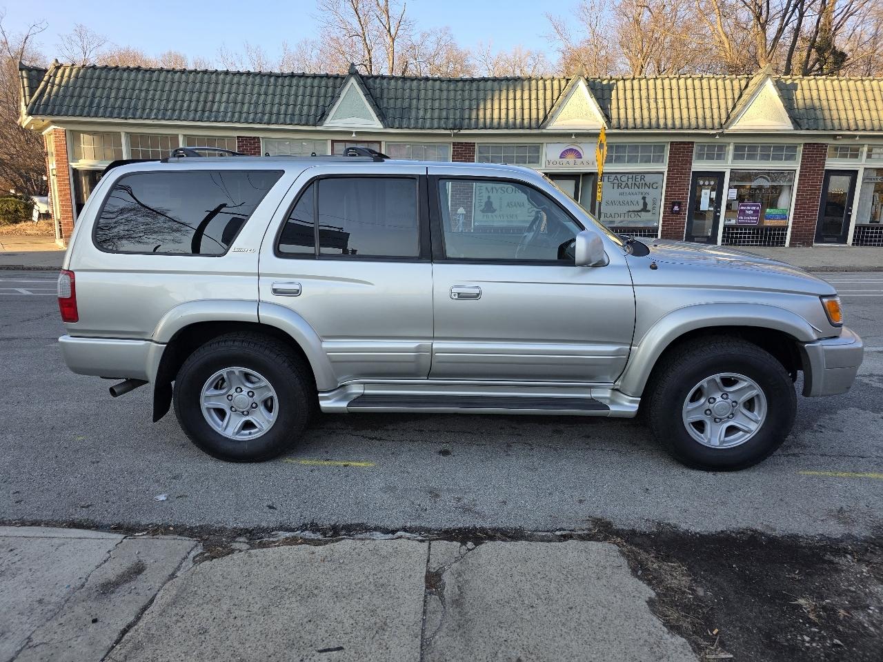 Toyota 4Runner Limited 2WD 2000
