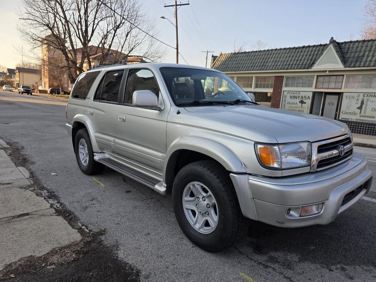 Toyota 4Runner Limited 2WD 2000