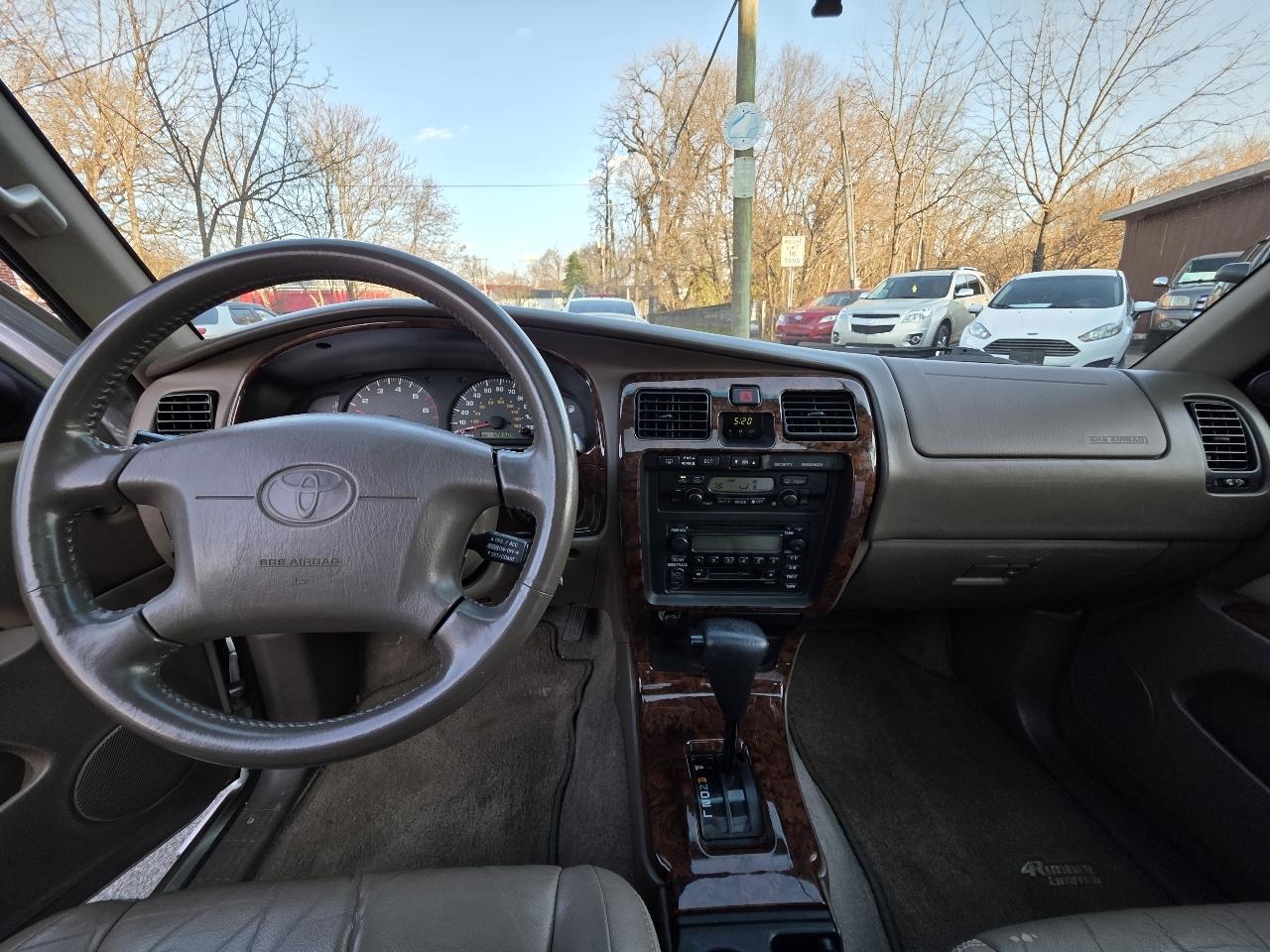 Toyota 4Runner Limited 2WD 2000