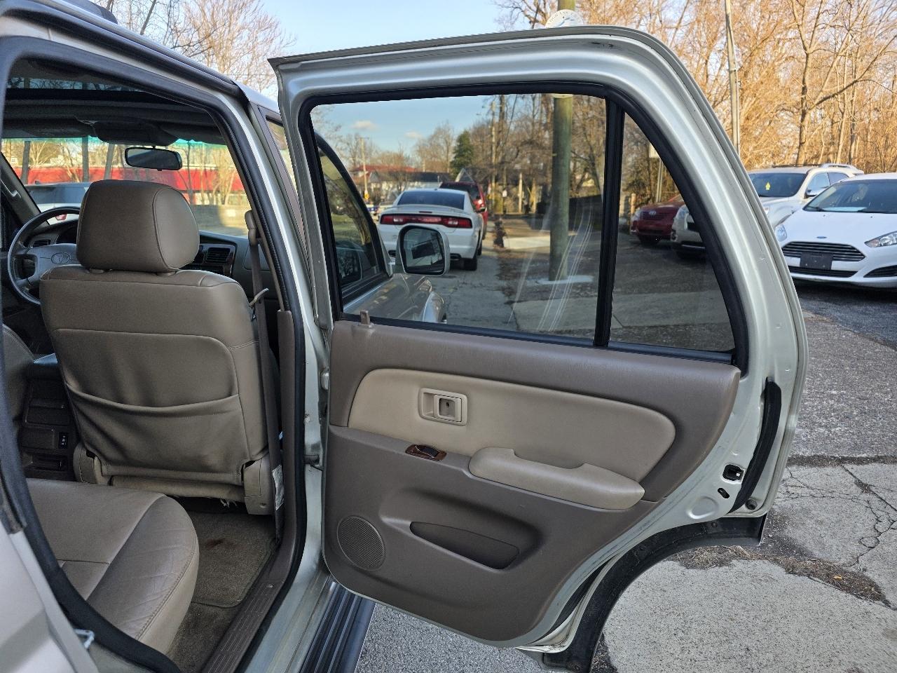 Toyota 4Runner Limited 2WD 2000