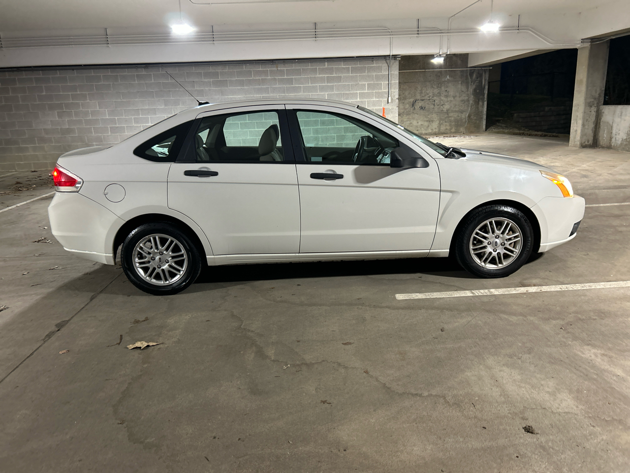 Ford Focus SE Sedan 2009
