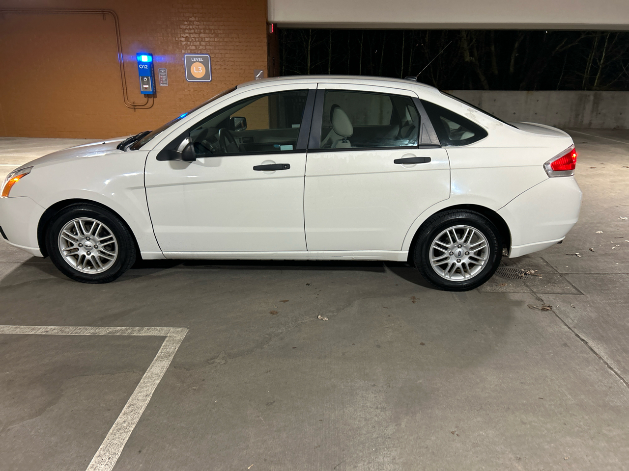 Ford Focus SE Sedan 2009