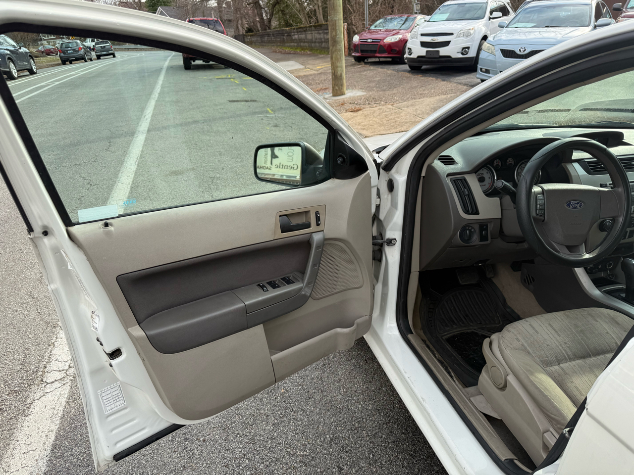 Ford Focus SE Sedan 2009