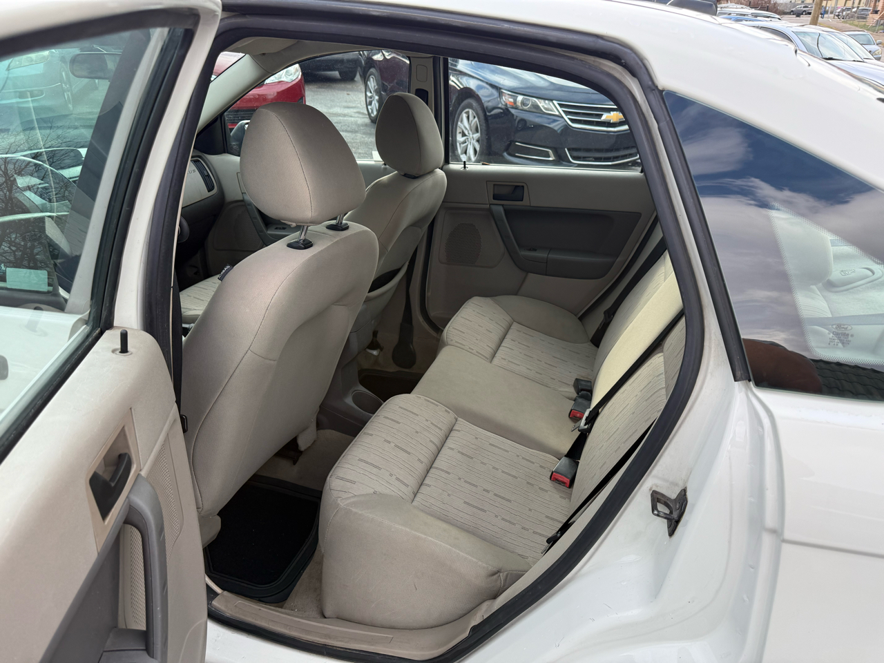 Ford Focus SE Sedan 2009