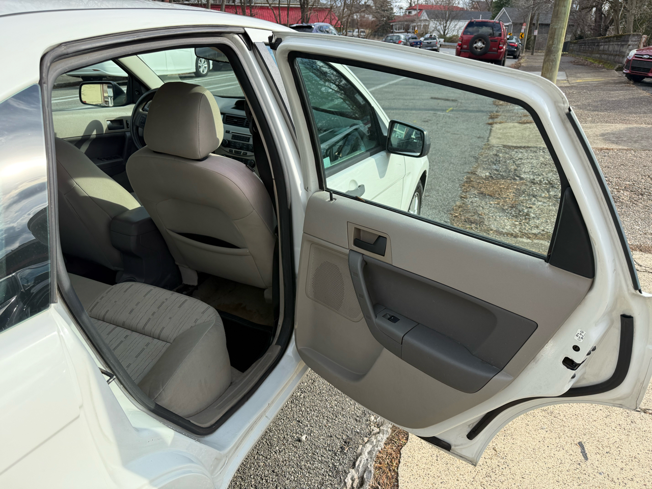 Ford Focus SE Sedan 2009