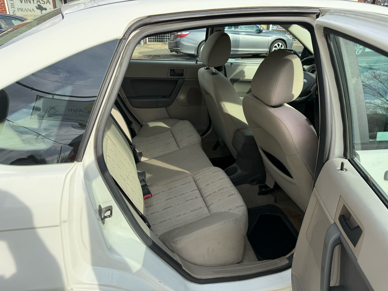 Ford Focus SE Sedan 2009