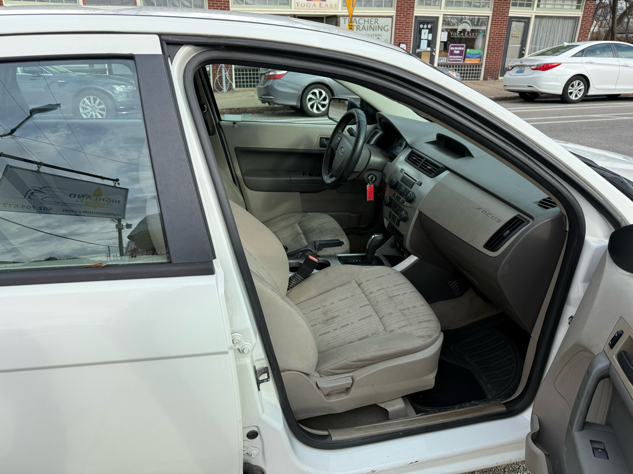 Ford Focus SE Sedan 2009