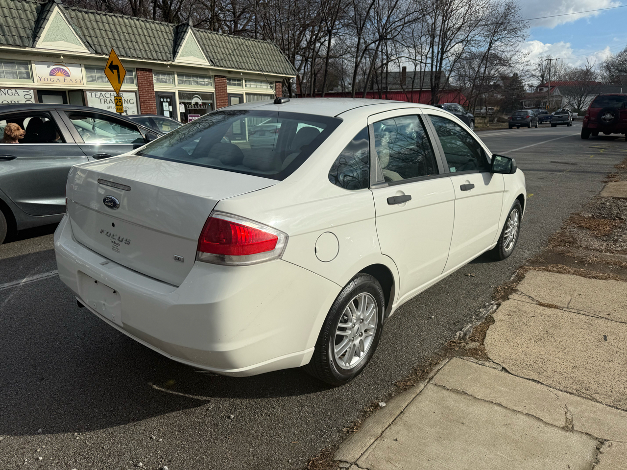 Ford Focus SE Sedan 2009