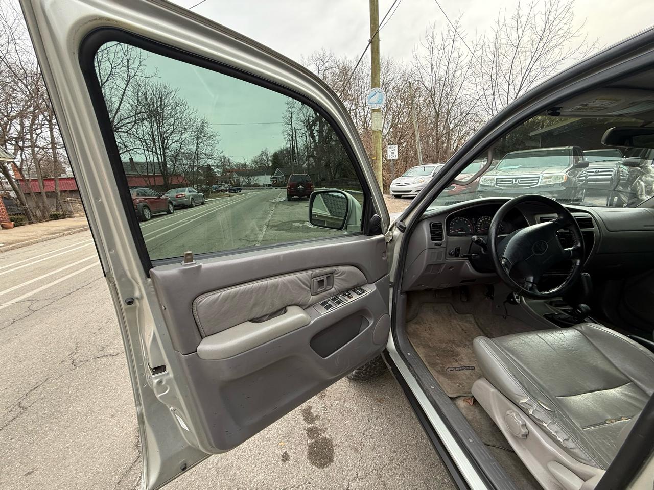 Toyota 4Runner SR5 4WD 2001