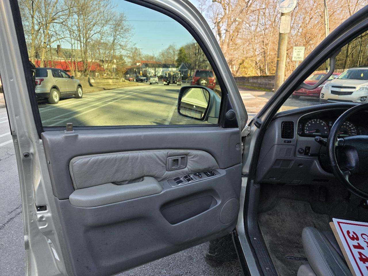 Toyota 4Runner SR5 4WD 2001