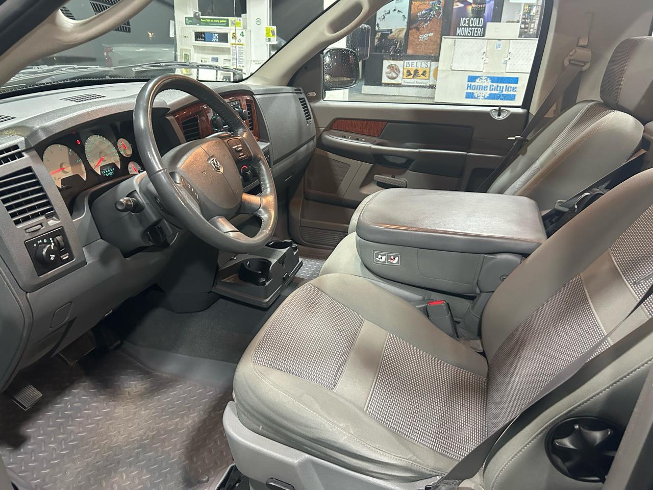 Dodge Ram 1500 SLT 4WD 2006