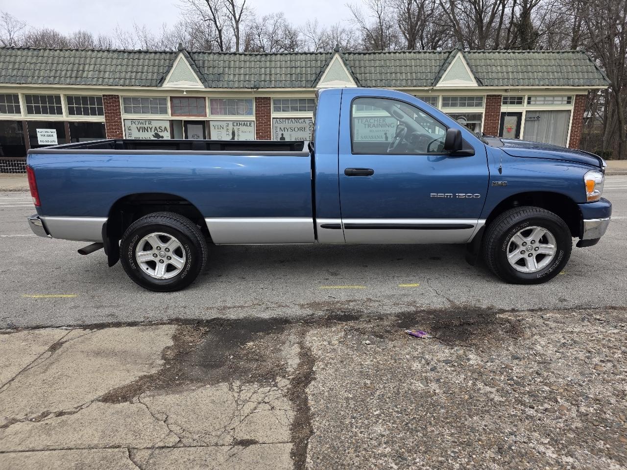 Dodge Ram 1500 SLT 4WD 2006