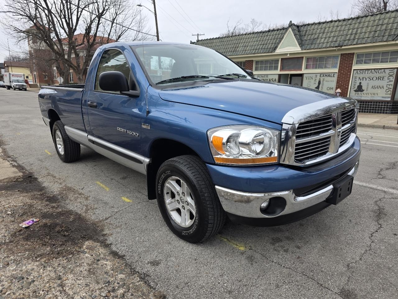 Dodge Ram 1500 SLT 4WD 2006