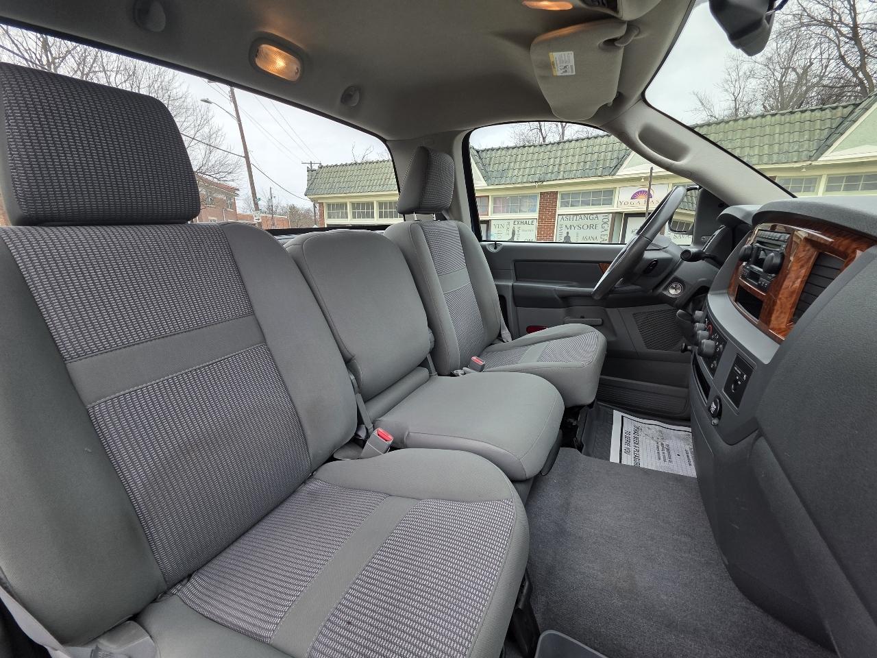 Dodge Ram 1500 SLT 4WD 2006