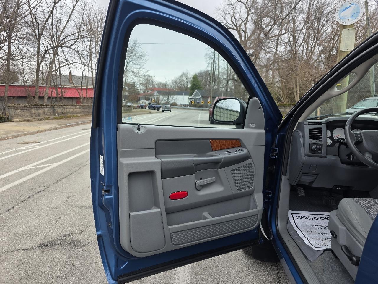 Dodge Ram 1500 SLT 4WD 2006