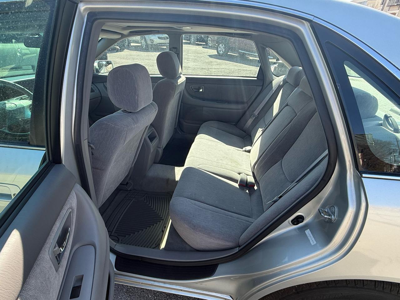 Toyota Avalon XLS 4D Sedan 2000
