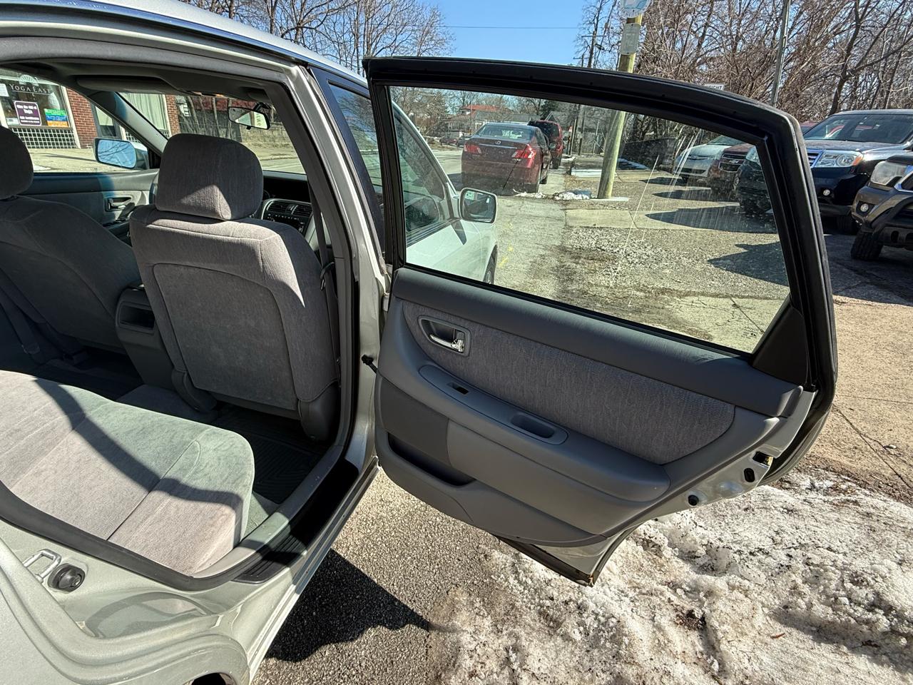 Toyota Avalon XLS 4D Sedan 2000