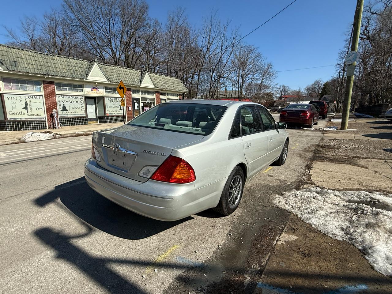 Toyota Avalon XLS 4D Sedan 2000